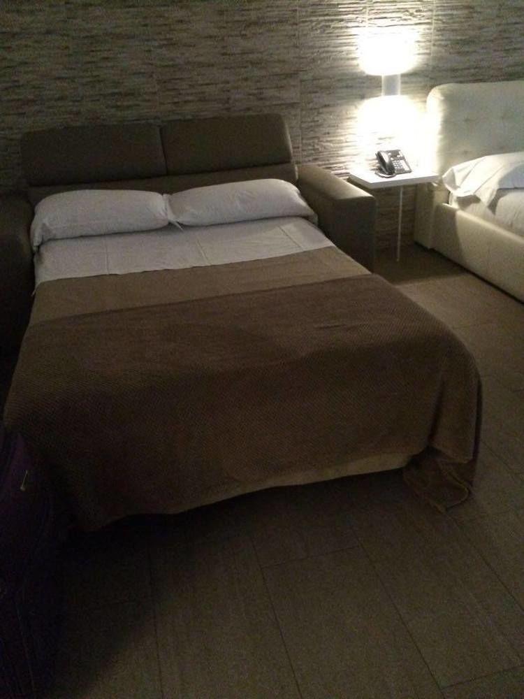 Domus Castroni Pompeo Magno Bed & Breakfast Rome Exterior photo