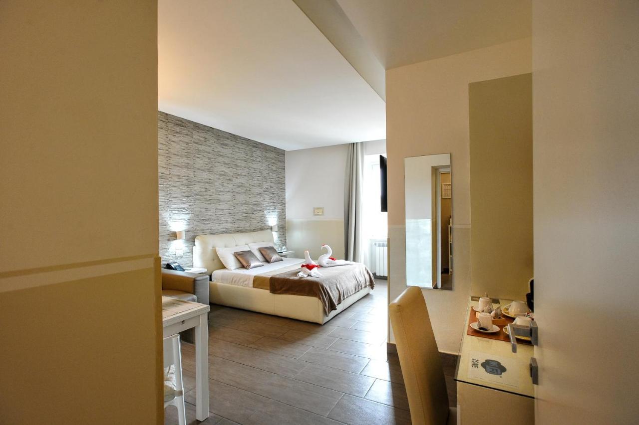 Domus Castroni Pompeo Magno Bed & Breakfast Rome Exterior photo